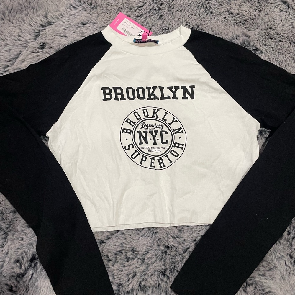 EDIKTED Brooklyn long sleeve cropped tee